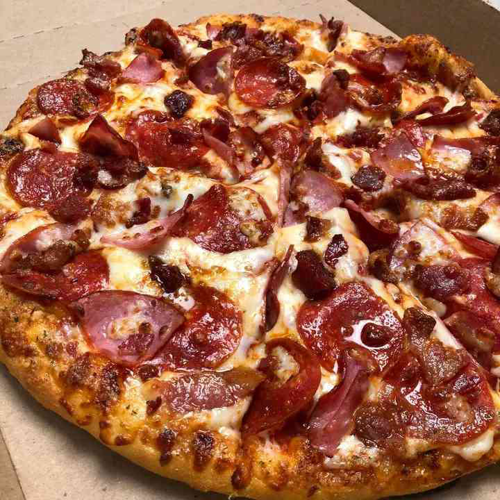 Chicken pepperoni pizza