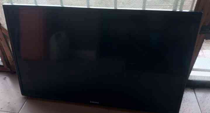 Samsung 32 inches TV 