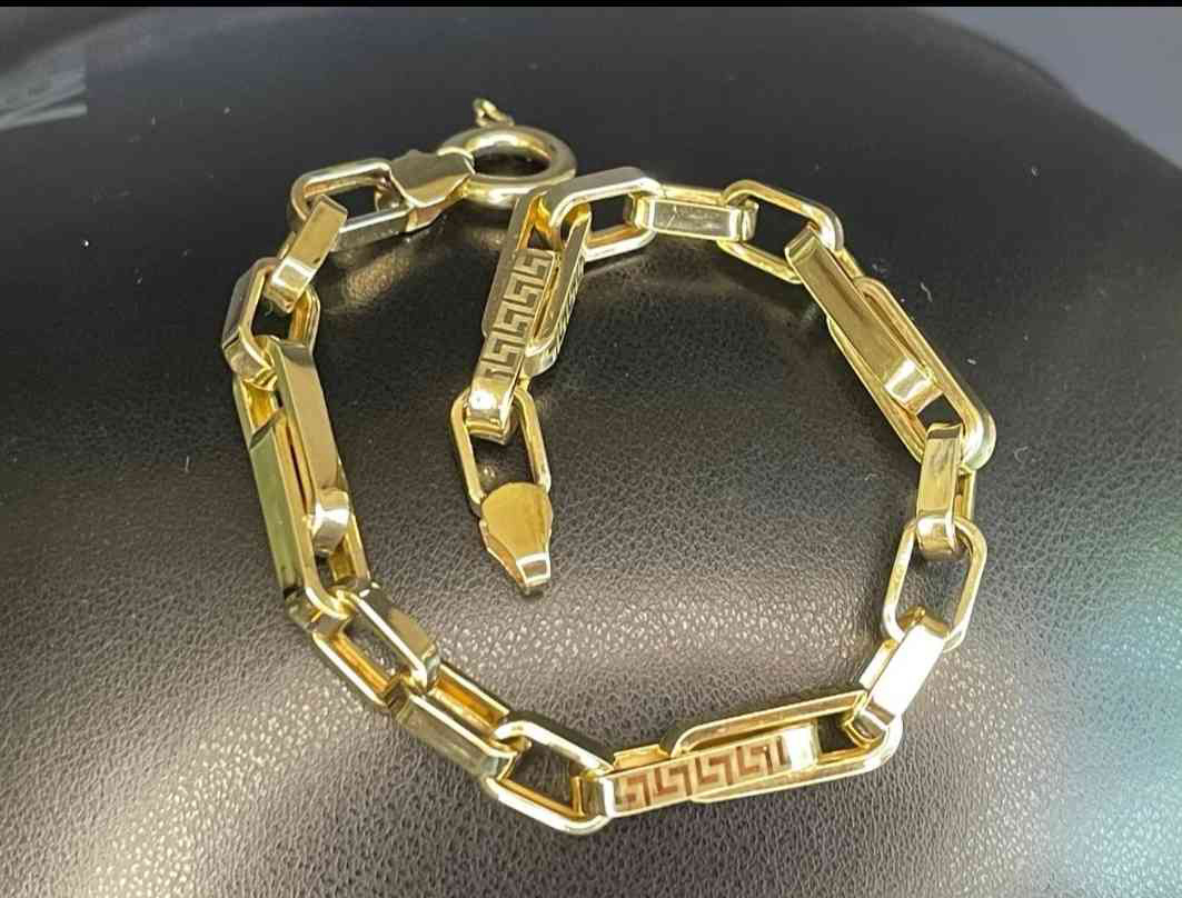 Gold bracelet 