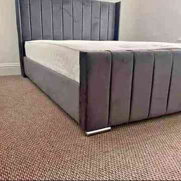 Divan king size bed with mattress 