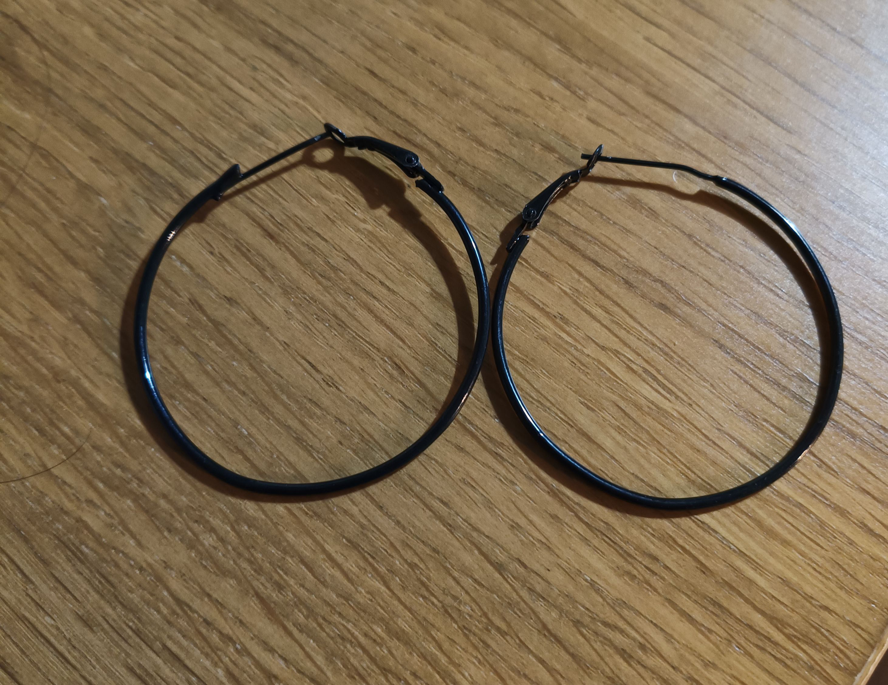 Black circle earrings 