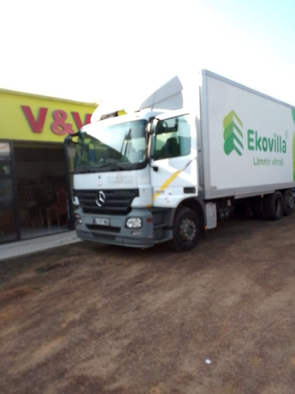 Camion Mercedes Benz actros 2532 occasion Europe 