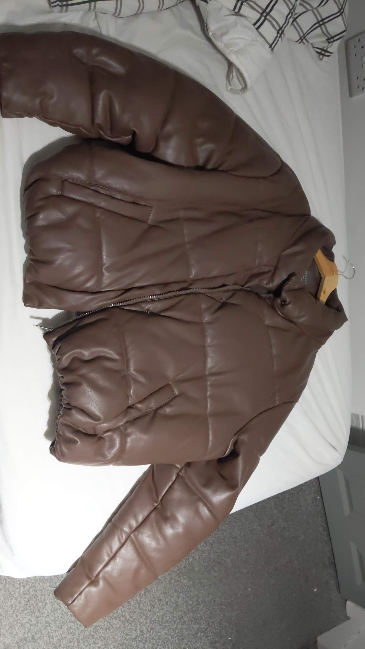 Brown puffer jacket for ladies 