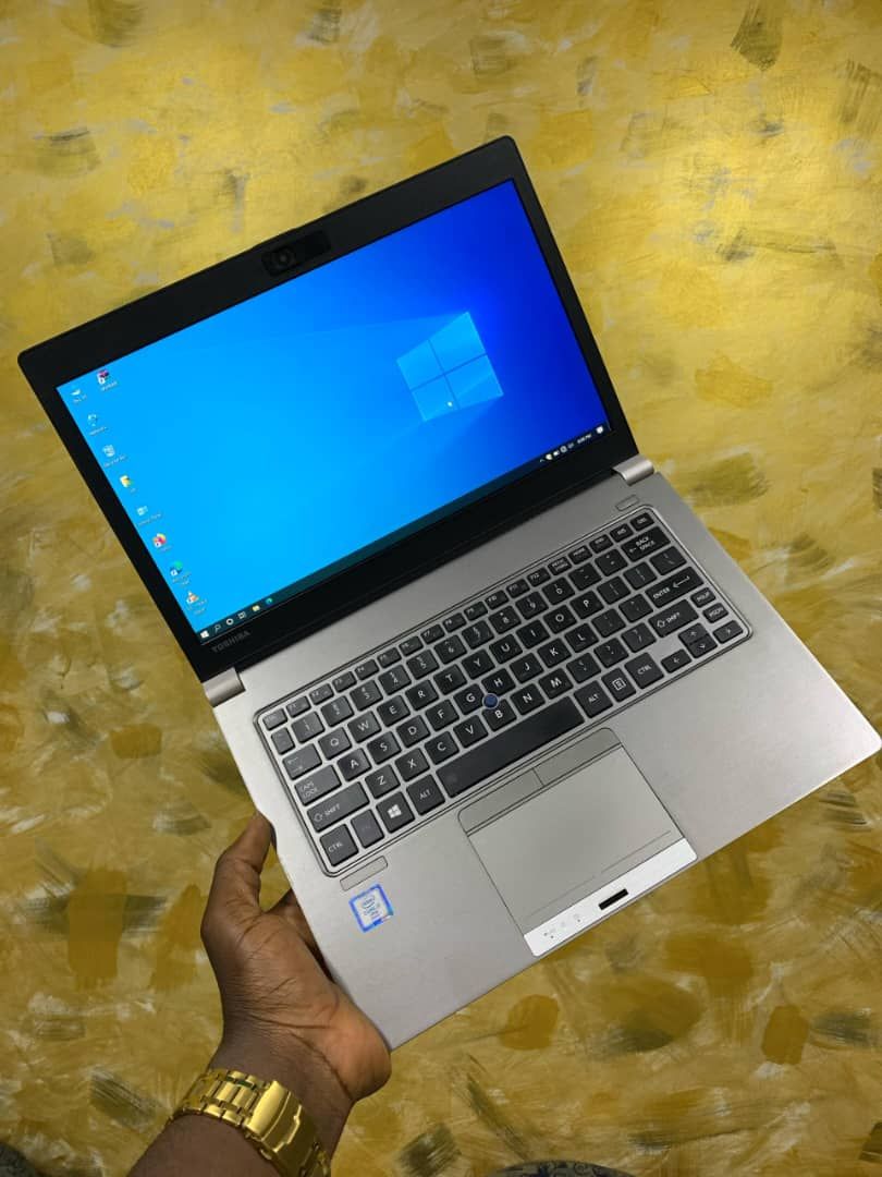 TOSHIBA Portag i7