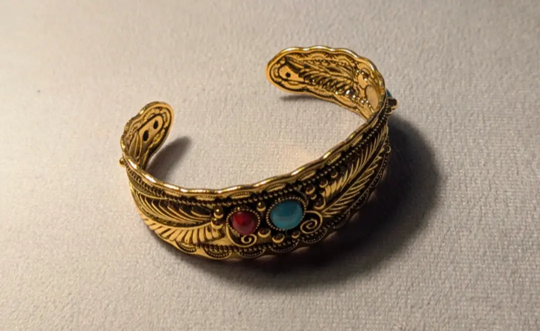 Bracelet Manchette Bohème Chic Orné de Pierres couleur Turquoise et Corail