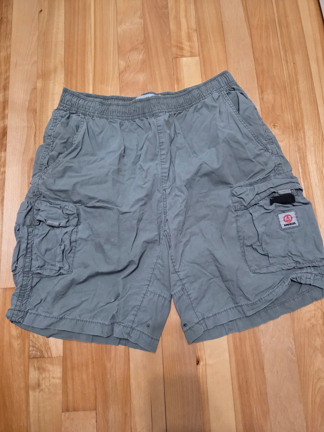 Short cargo vert kaki