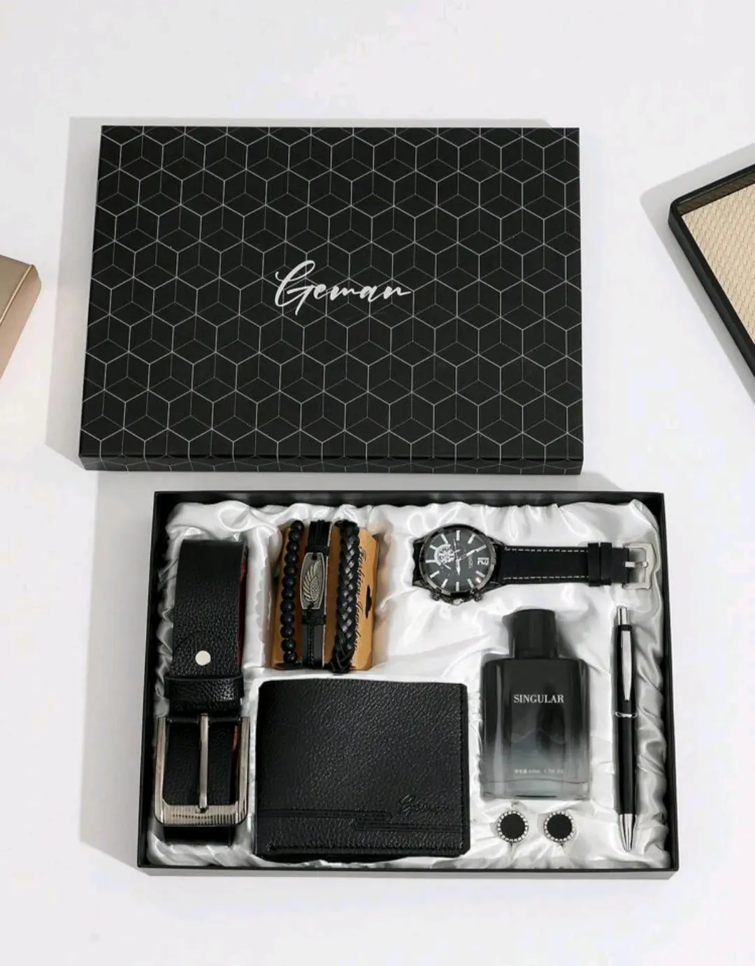 Box Coffret Cadeau 5 en 1: Montre de luxe, bracelet, ceinture, porte feuille & parfum