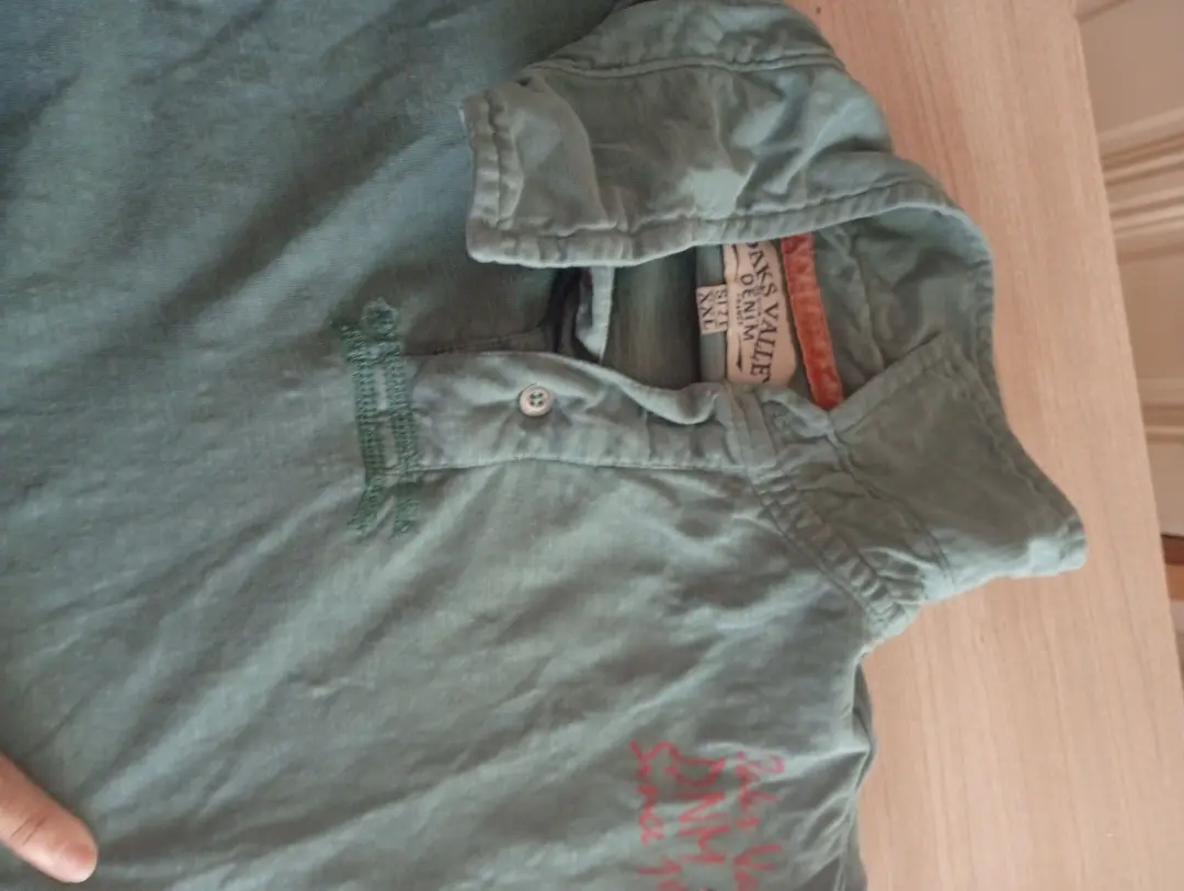 vendre une chemise semi-neuve