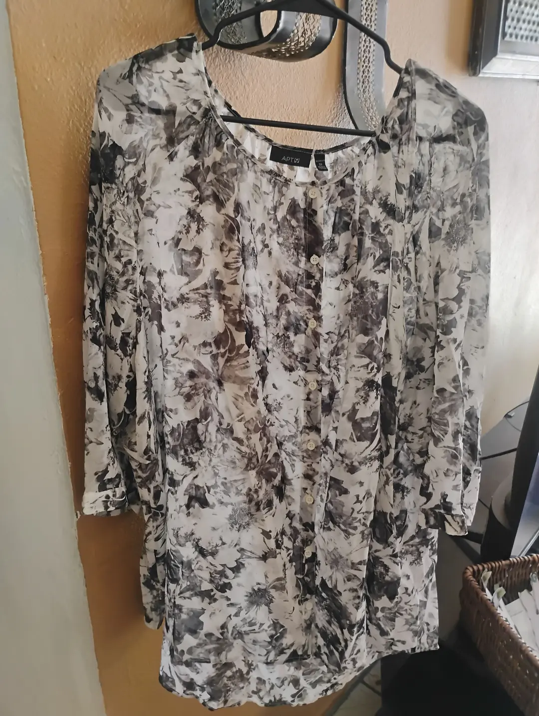 Women's top 