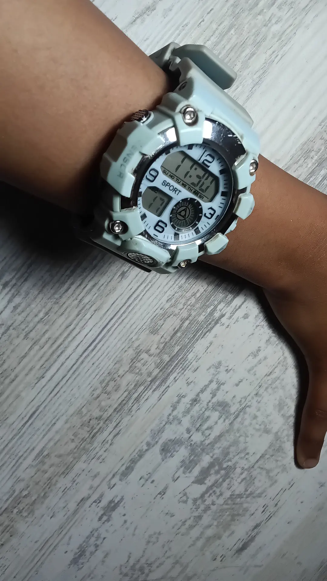 Digital watch 
