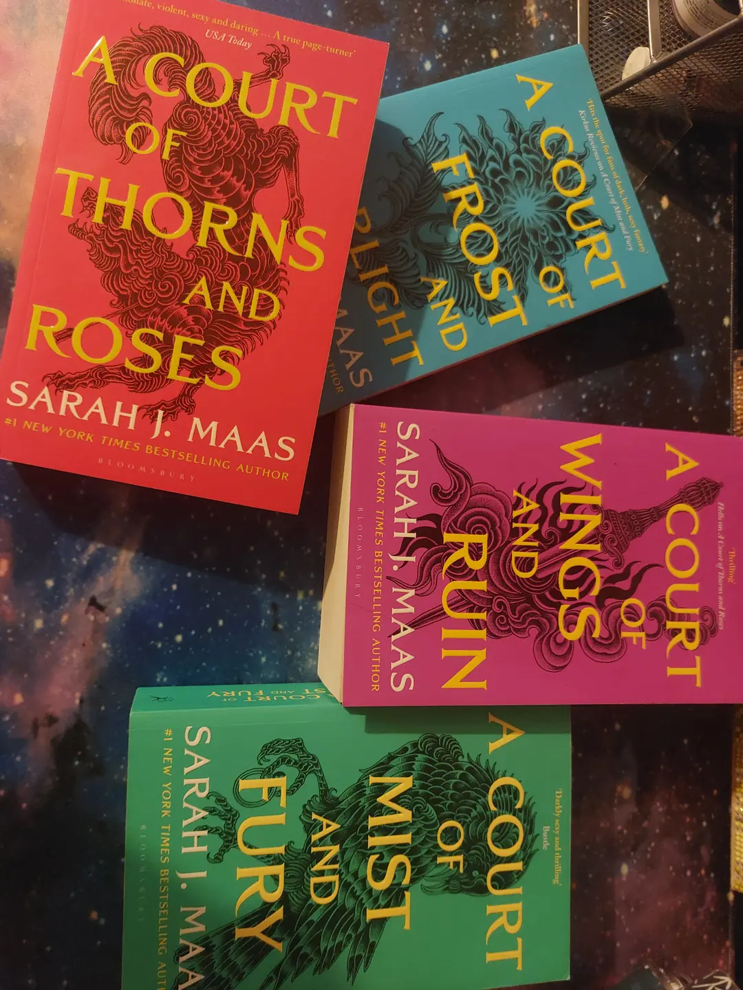 The court of thrones and roses books 1-3 and bonus