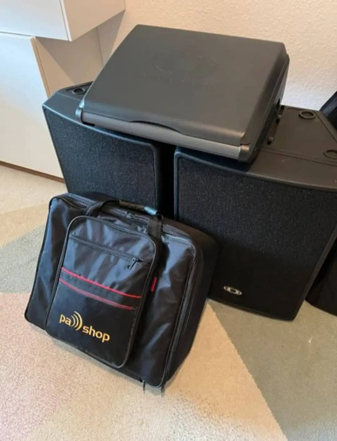 Dynacord Powermate 600-3 + 2x Dynacord D12 + sacoche