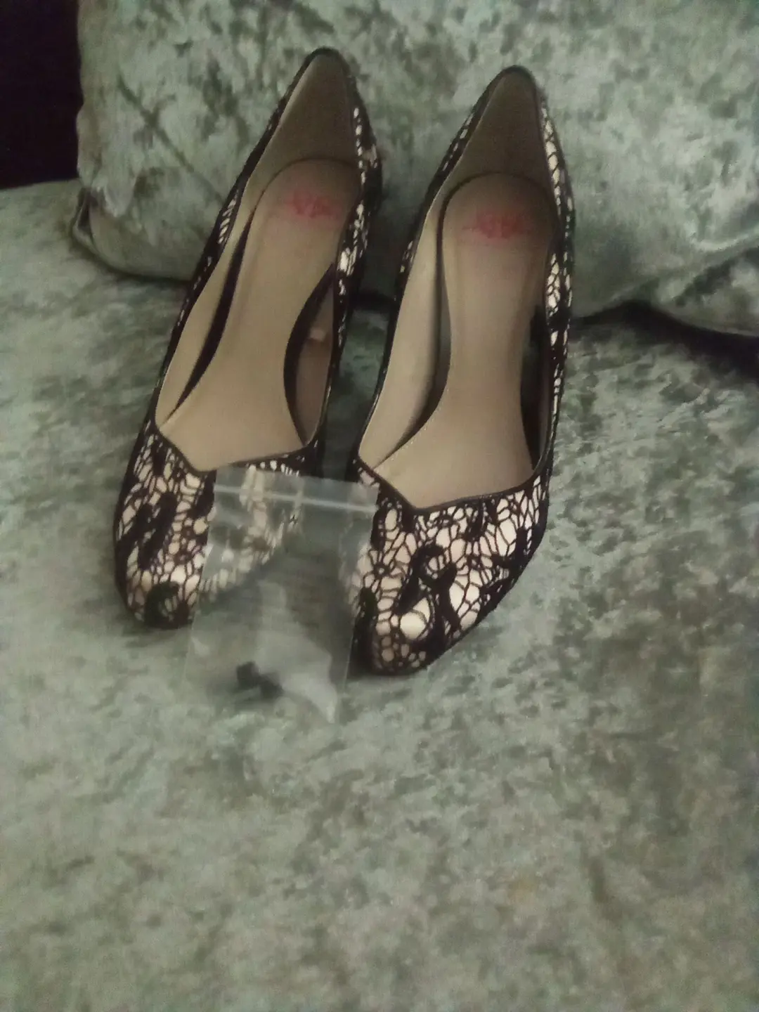 Holly Willoughby 4" stilleto lace shoes. Size 7 