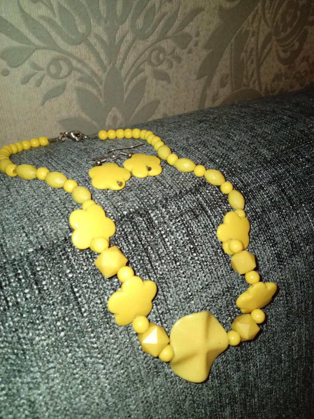 Necklace and earrings 