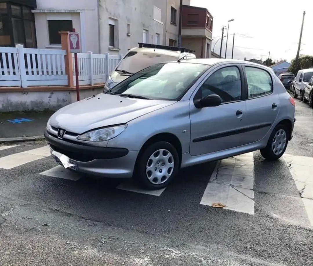 Peugeot 206