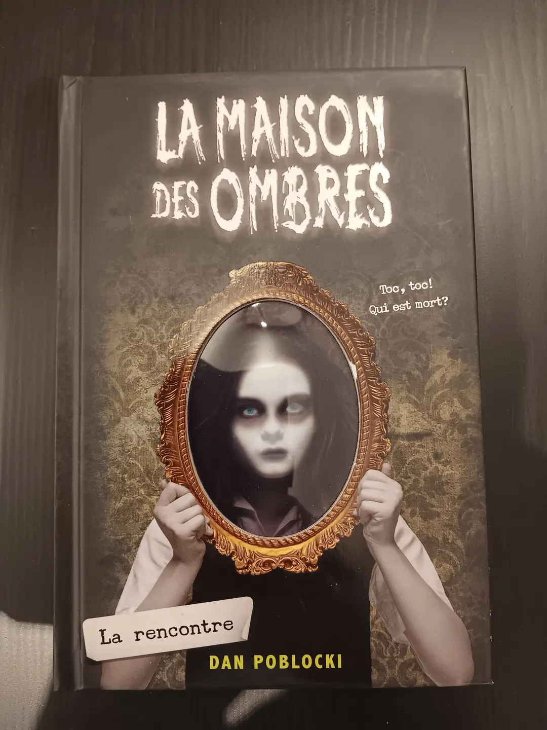 Livre de Dan Poblocki 
*La maison des ombres