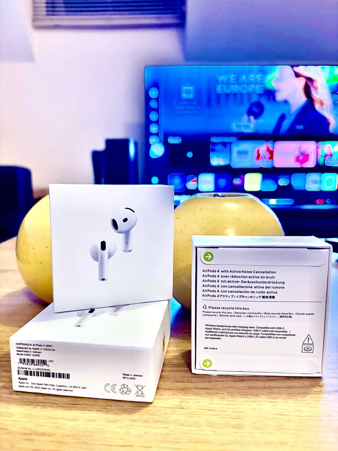 Apple Airpod 4 with active Noise cancelation