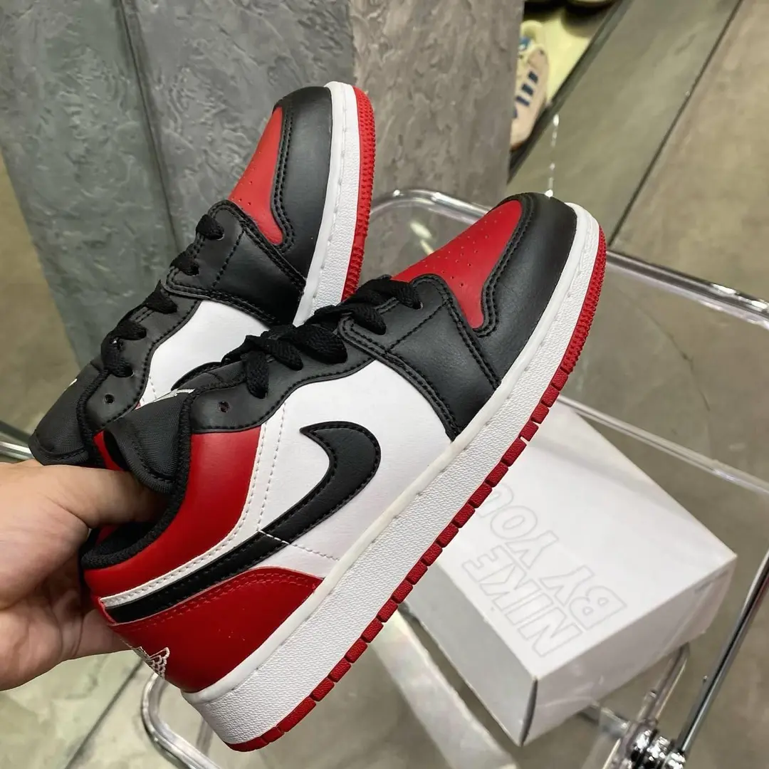 Nike Jordan 1 low bread toe size 3-9 