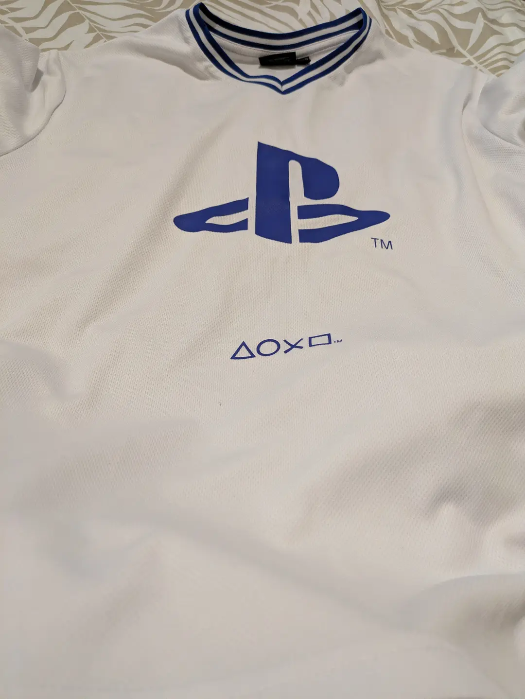 Boys playstation t shirt size 14 yes yo 15yrs