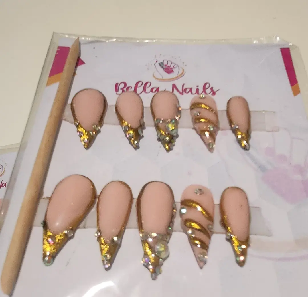 Nails 