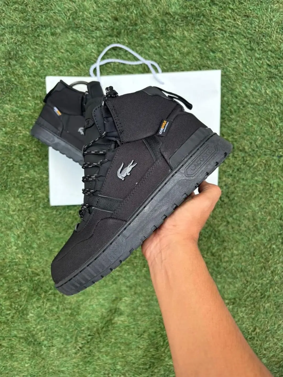Lacoste T-Clip Winter Mid Trainer size 6-10  