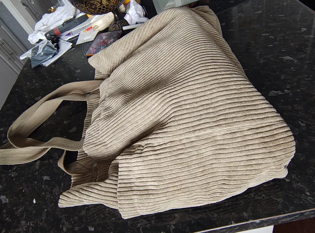 Shoulder bag, side pockets, accessorize