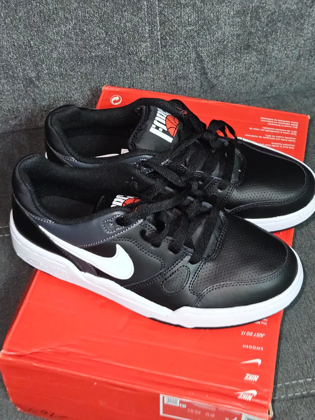 Chaussures Nike taille 39