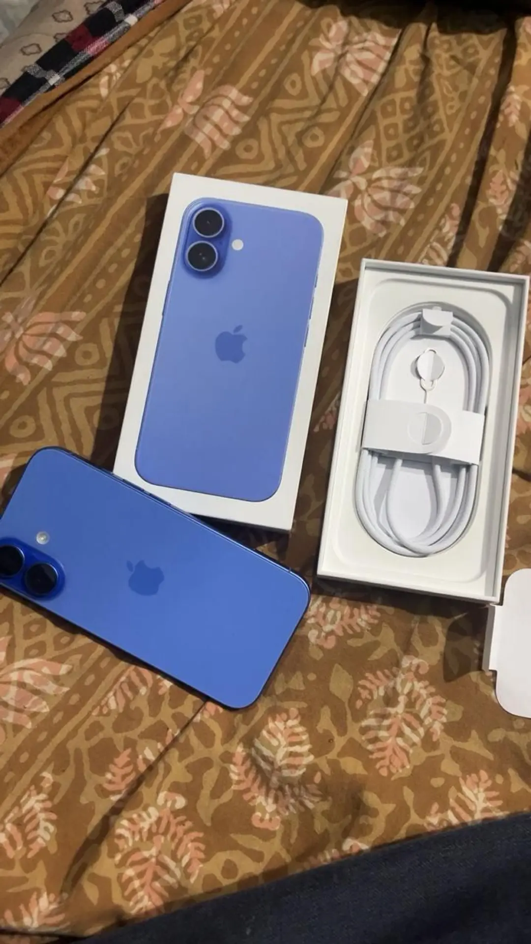 iPhone 16