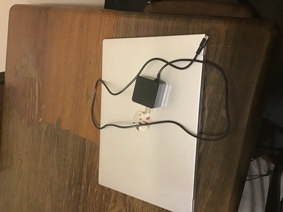 HP laptop come with a type c fast charger 