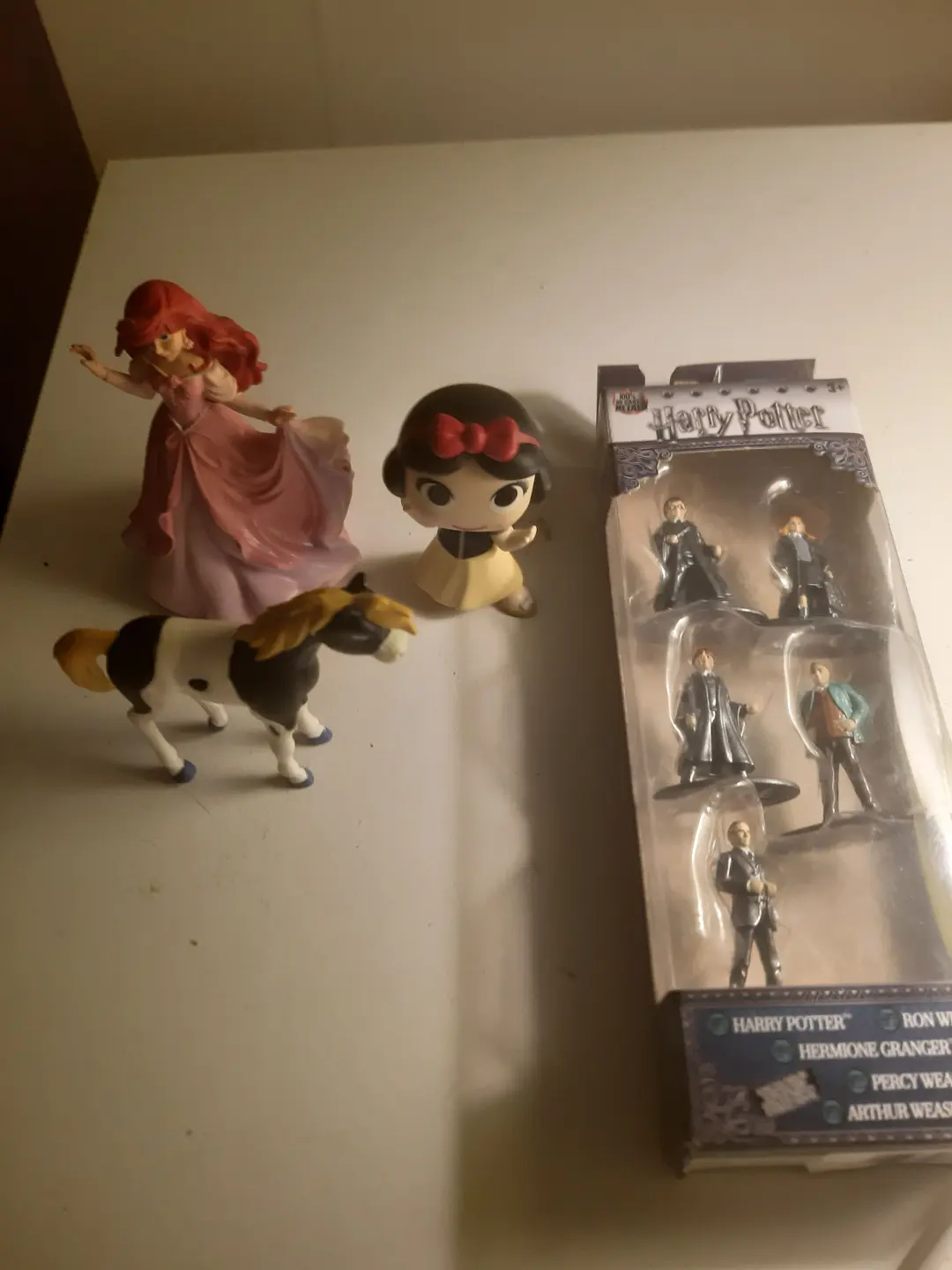 Lot Figurines Harry Potter Blanche Neige le petite sirène petite cheval 