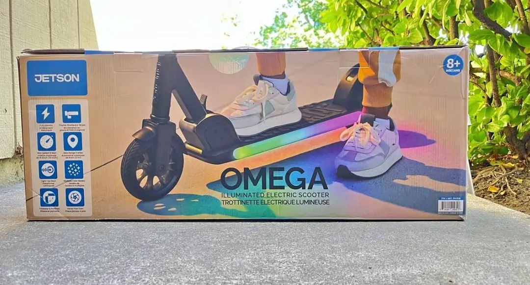 Trottinette électrique de marque Omega très en forme 