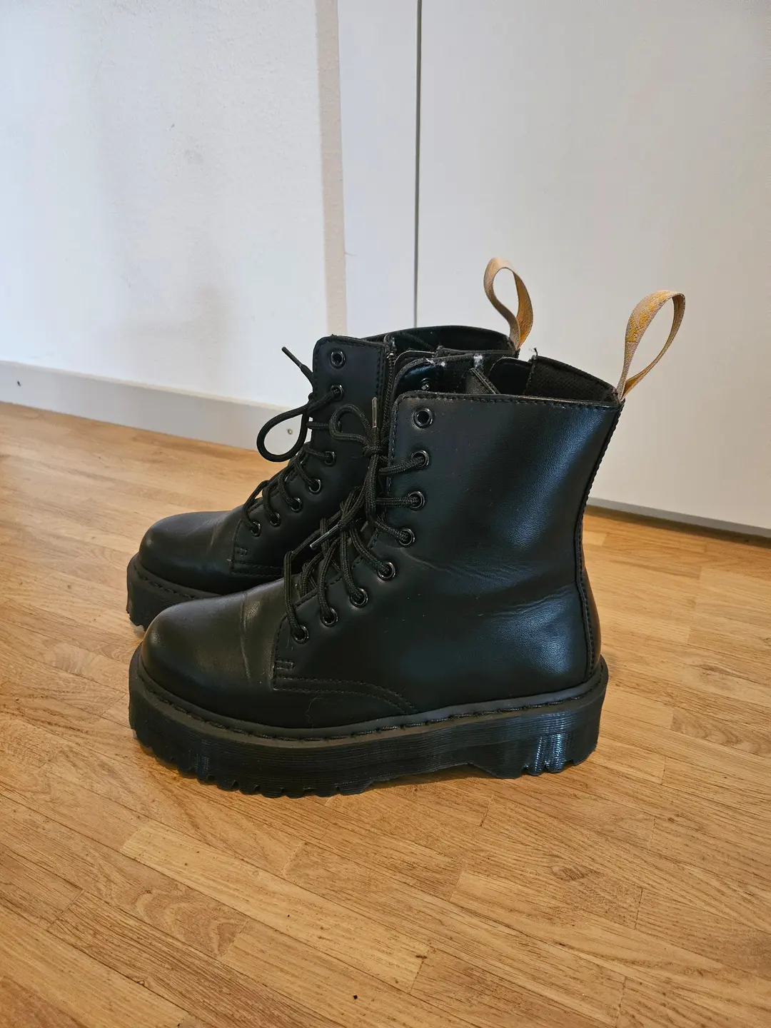 Bottes à lacets 'Jadon II' Dr. Martens en Noir