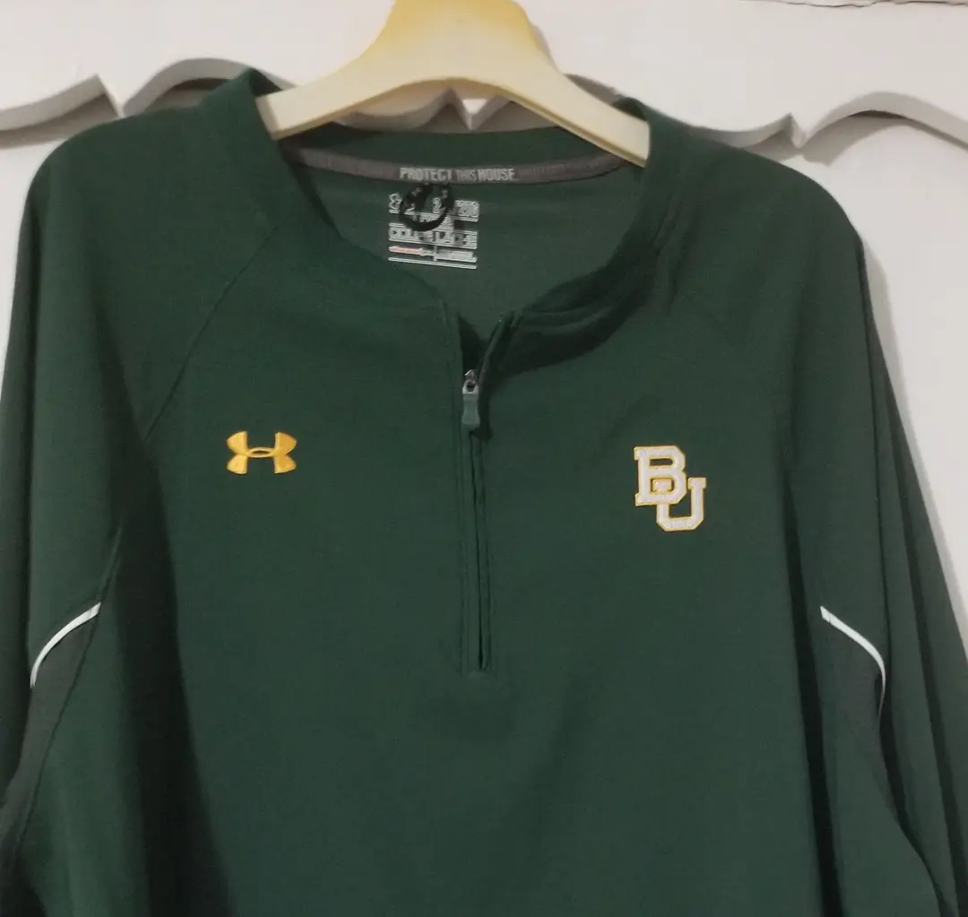 Baylor University lightweight jacket by UNDER ARMOUR 