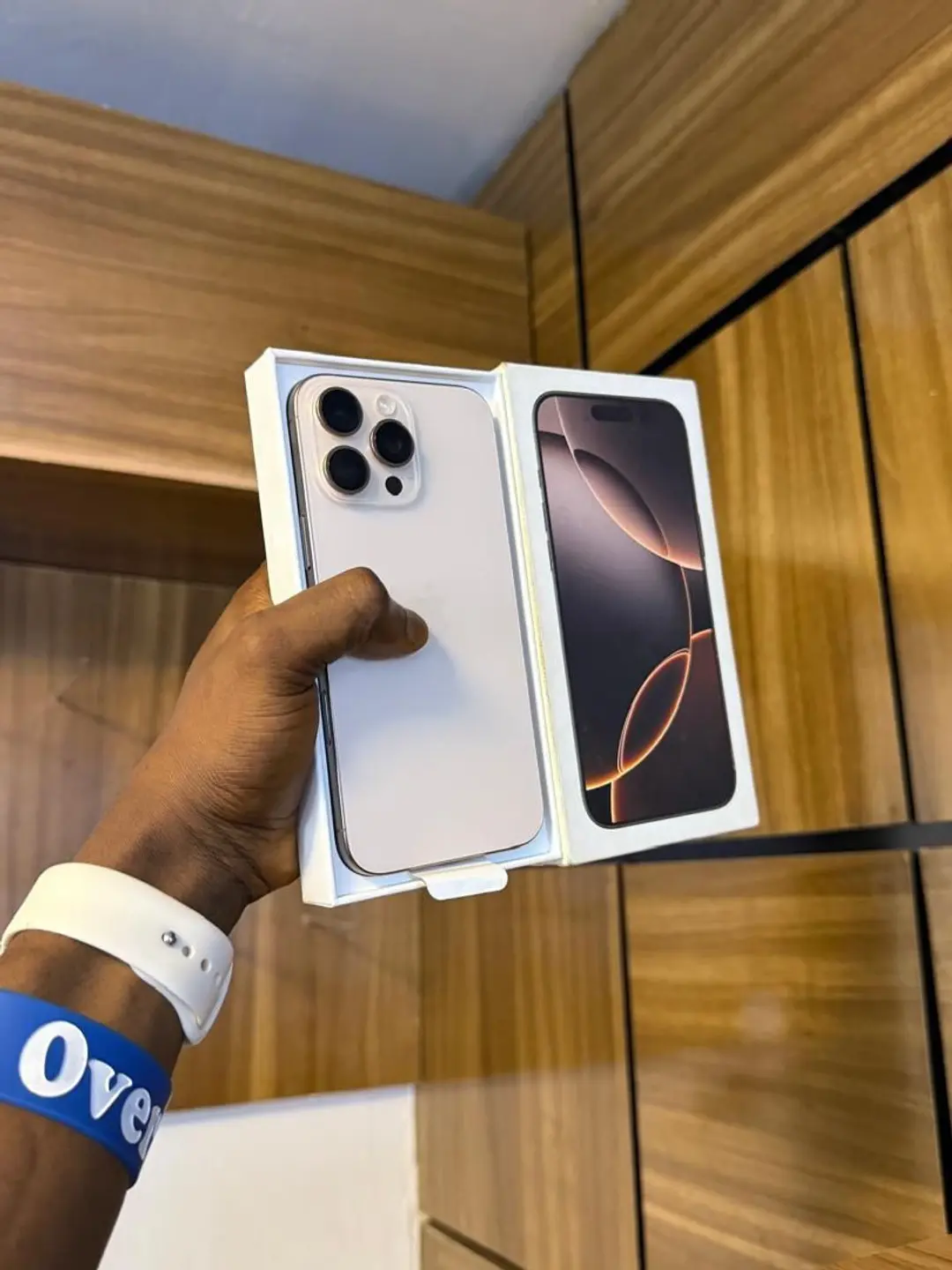 iPhone 12 pro 128gb storage, glass front and back (6.1 inches)