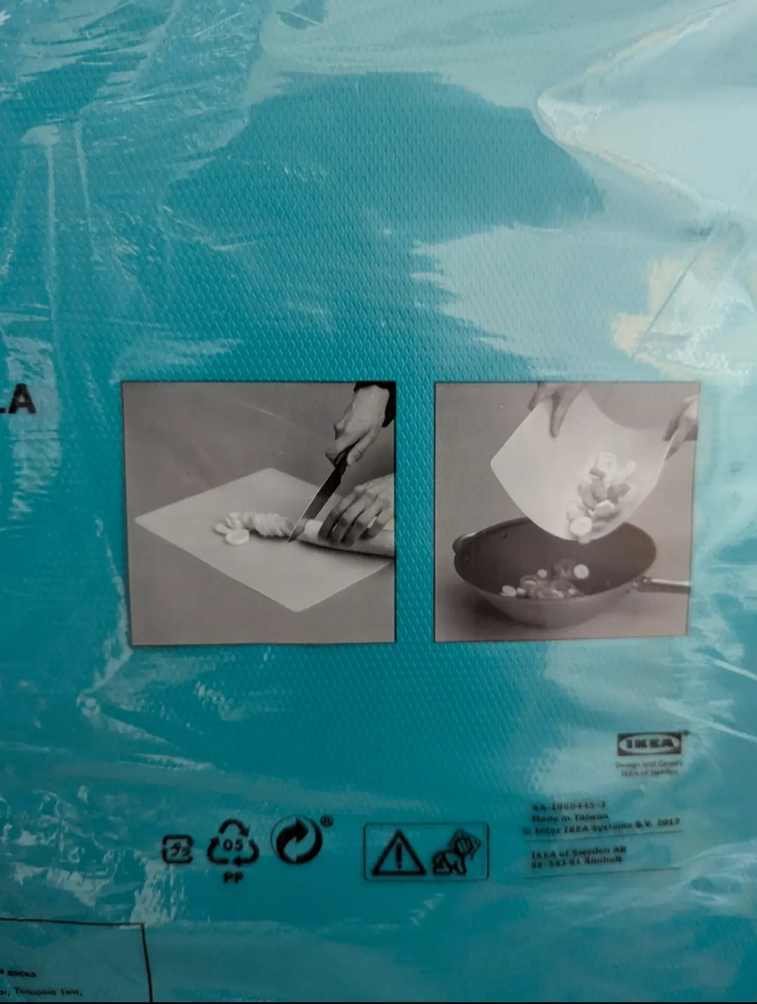Foldable & Bendable Flexible Chopping Boards.

**Same-day Dispatch** 


Cut, bend and slide off. These 2 bendable chopping boards protect underlying surfaces from knives, and they’re useful in other ways too. They help you slide the chopped food off, exactly where you like.

The chopping board is flexible which makes it easier to tip out the cut food without spilling it.

The smooth underside has an anti-slip surface that gives the chopping board a good grip on the countertop when you use it.

Same day dispatch! Any questions, problems, issues or concerns please message me and I will do my best to reply within an hour and deal with your query,


Thanks 😊