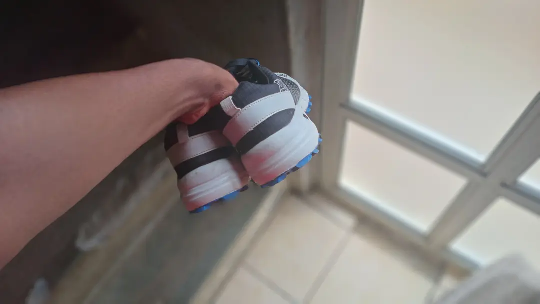 Adidas sneakers 083 427 8459 