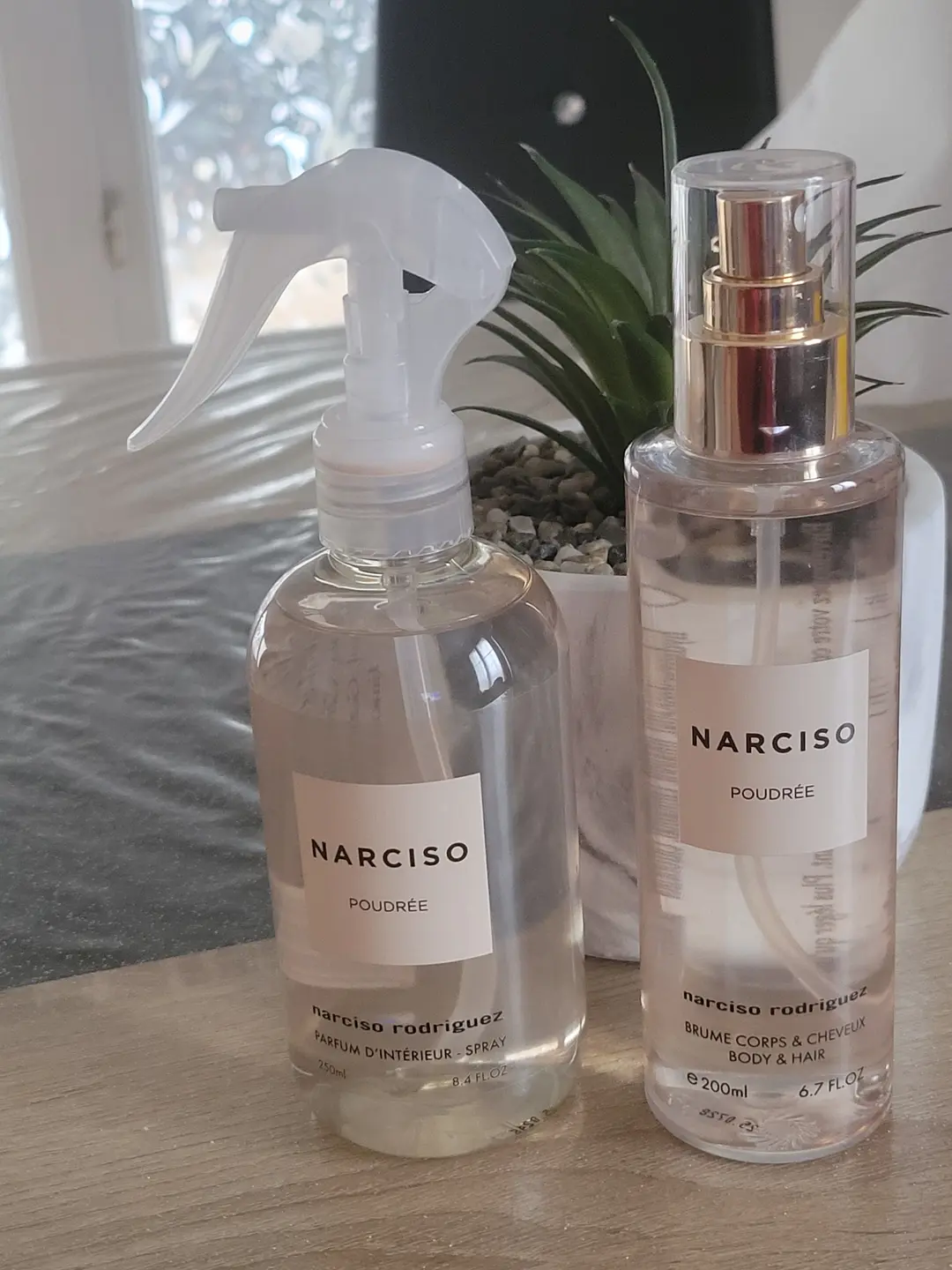 Spray d'ambiance et brume pour corps et cheveux narciso poudrée 