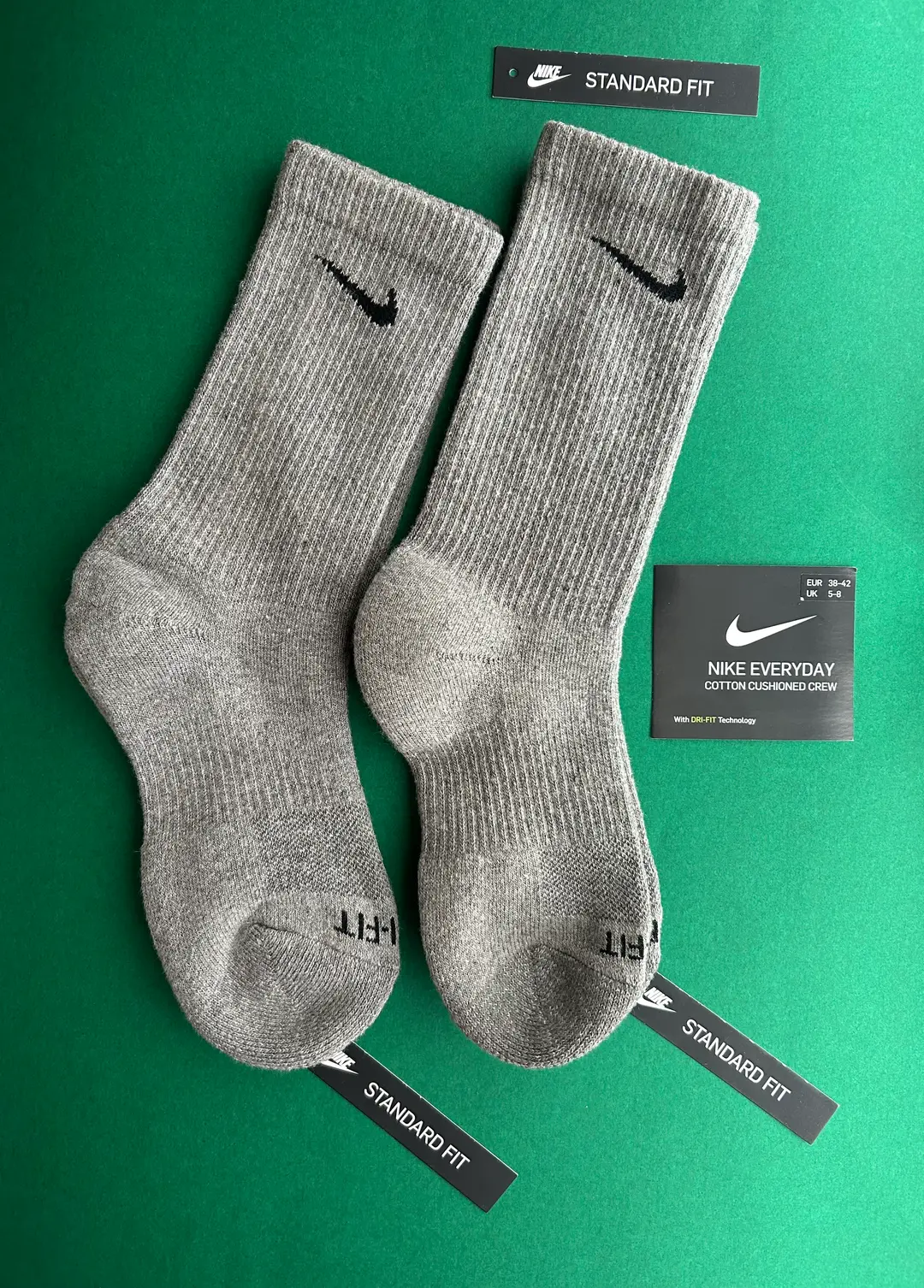 Nike everyday cushioned cotton crew Medium socks 5-8 uk men woman teen gift present Christmas 2 pairs 