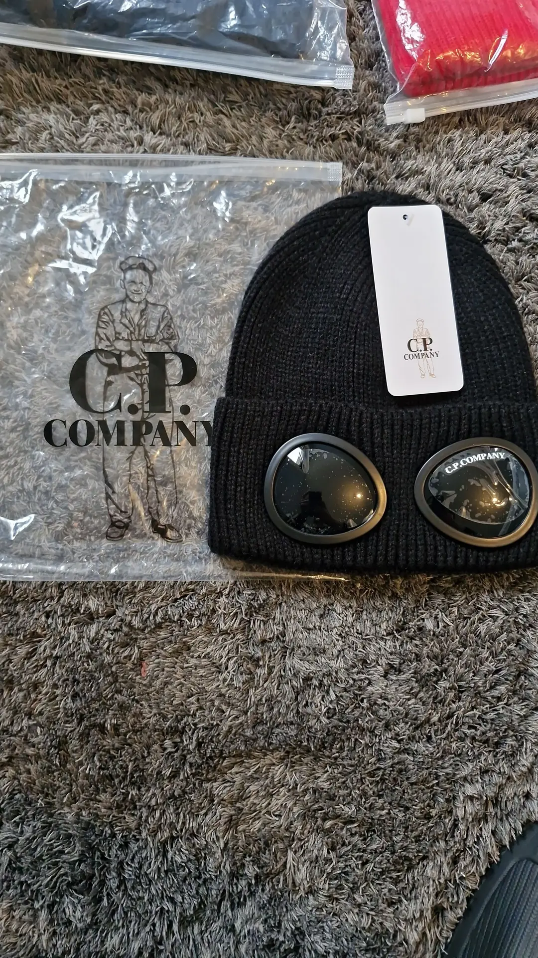 Black c.p company hat 
