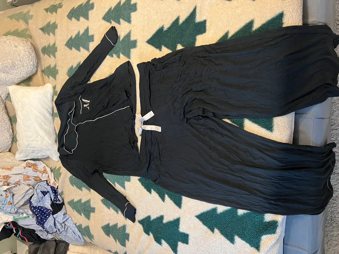 Ladies pyjamas 20-22