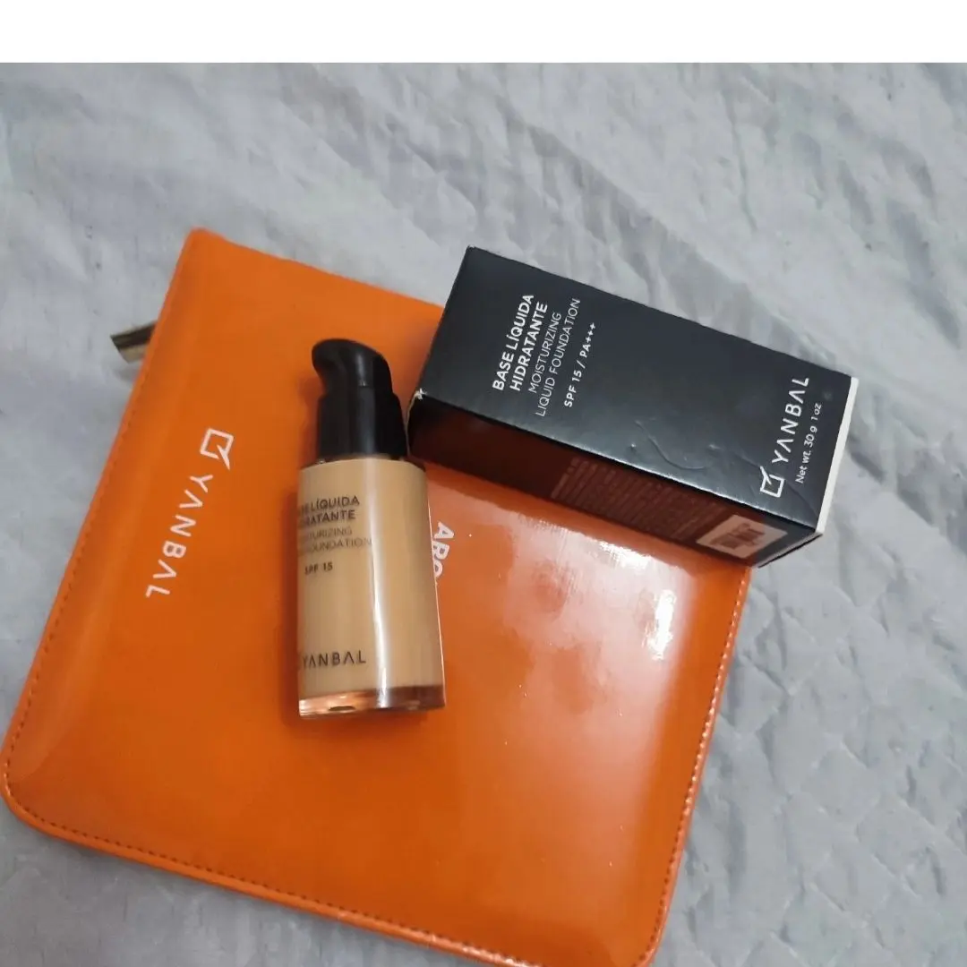 Yanbal Fondotinta idratante .
Tono 3