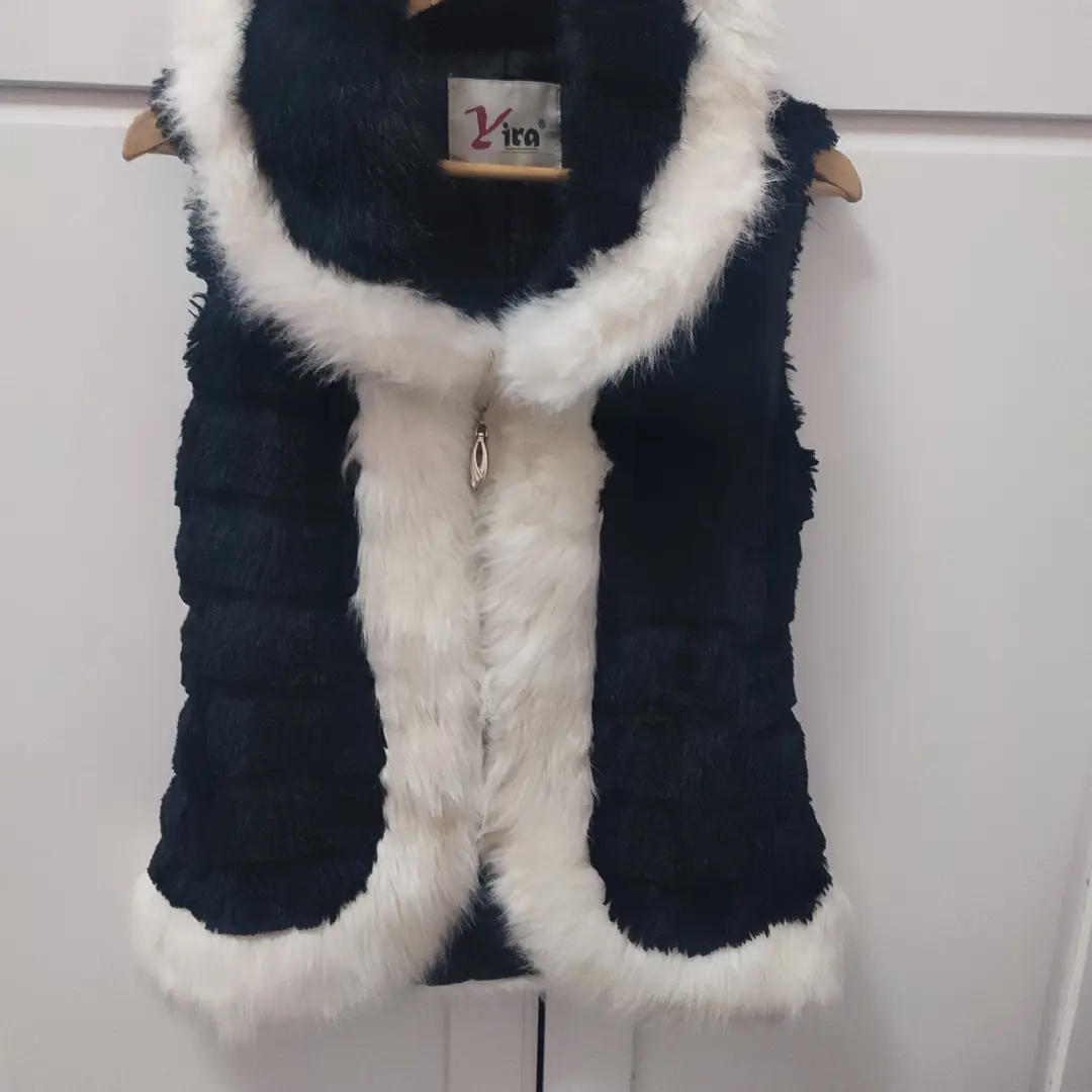 Gilet smanicato donna con pellicciotto 