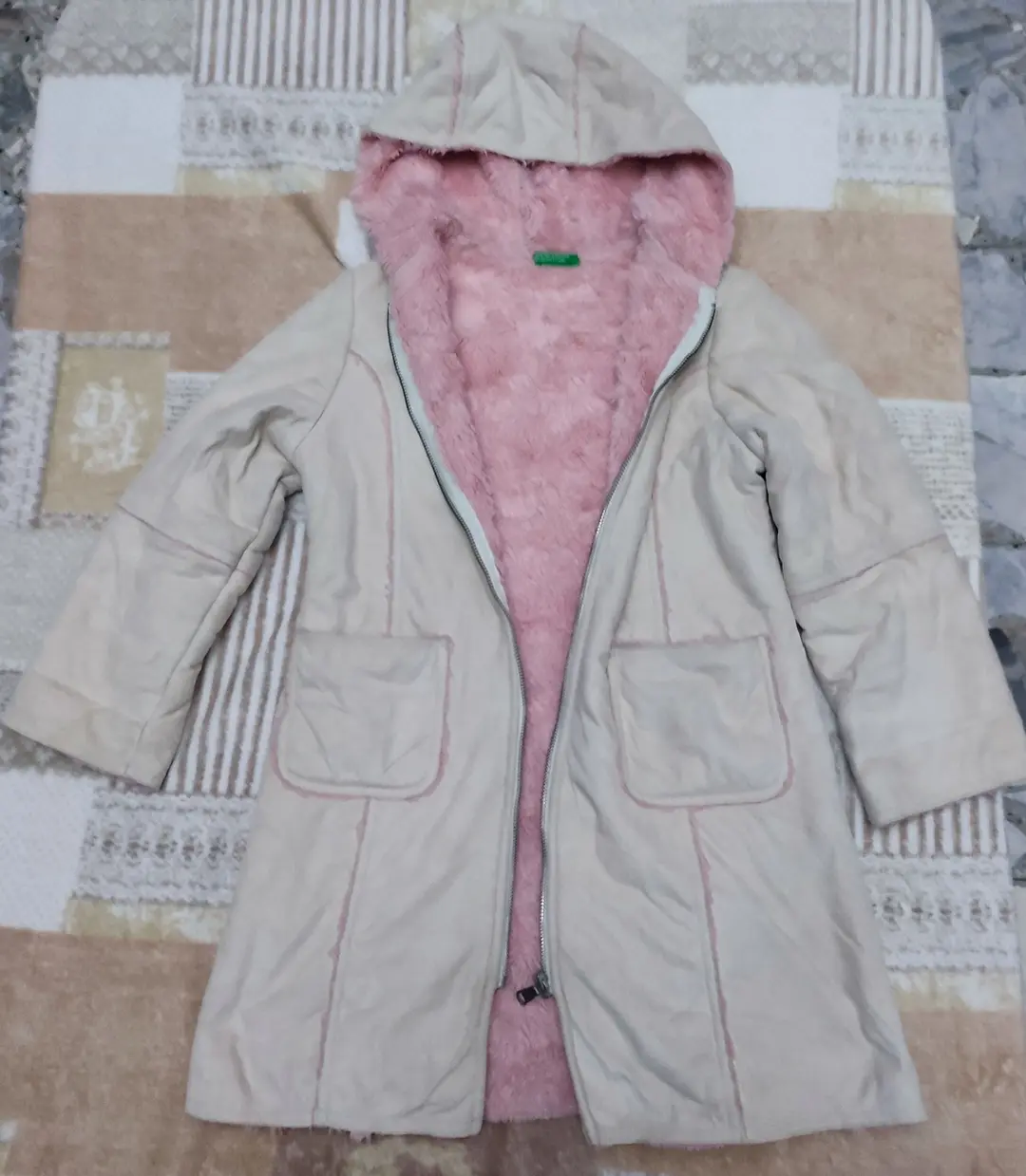 Cappotto lungo per bambina con cappuccio 