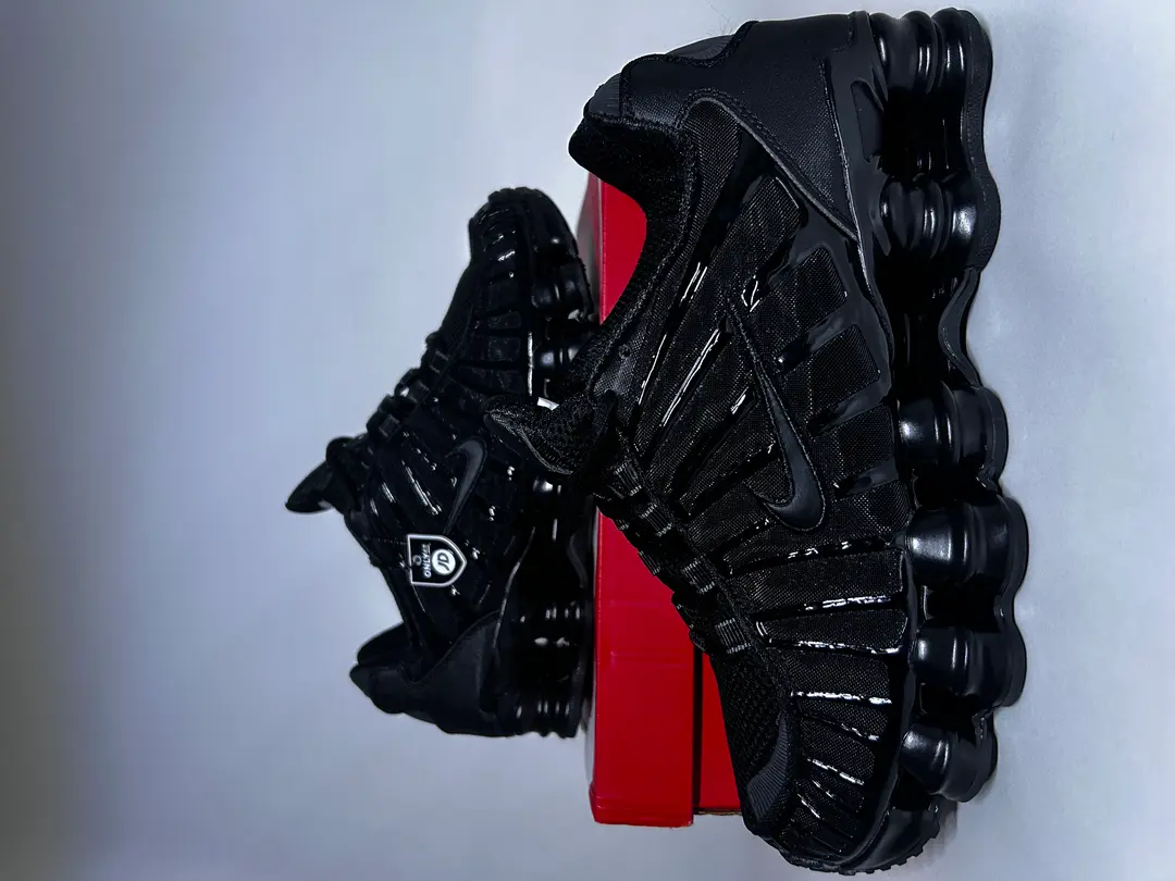 Nike shox tls size 8 brand new 