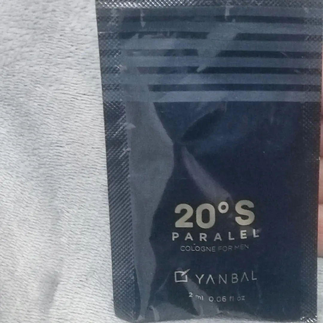 Profumo da uomo Yanbal 20°S Parallel.
